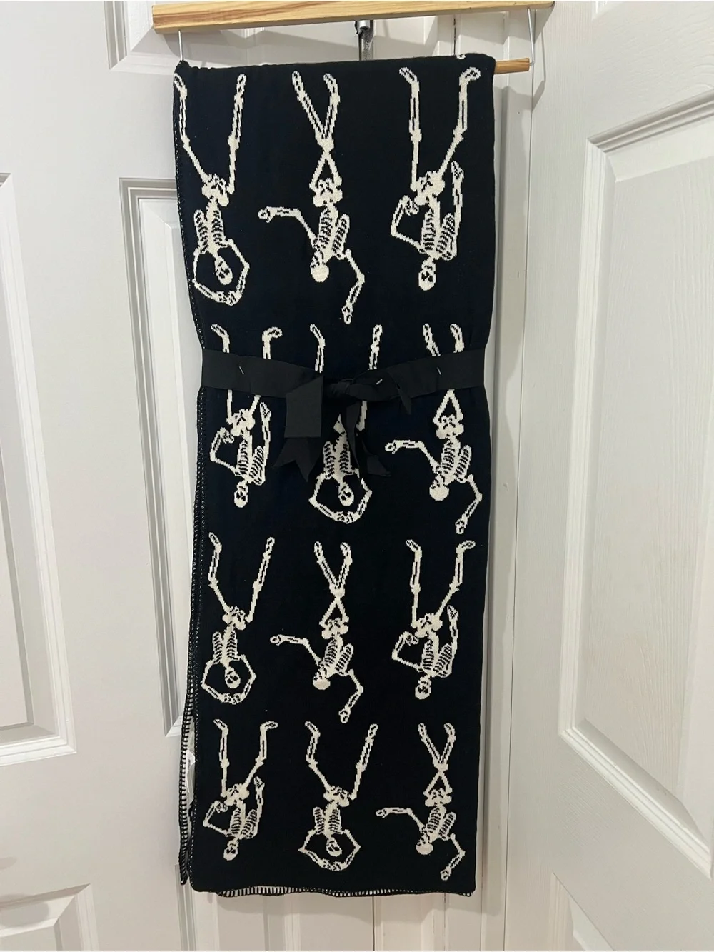 Black & Cream Oversized Skeleton Throw Blanket